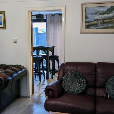 Summerhill, Wrexham - Key Worker Friendly Экстерьер фото