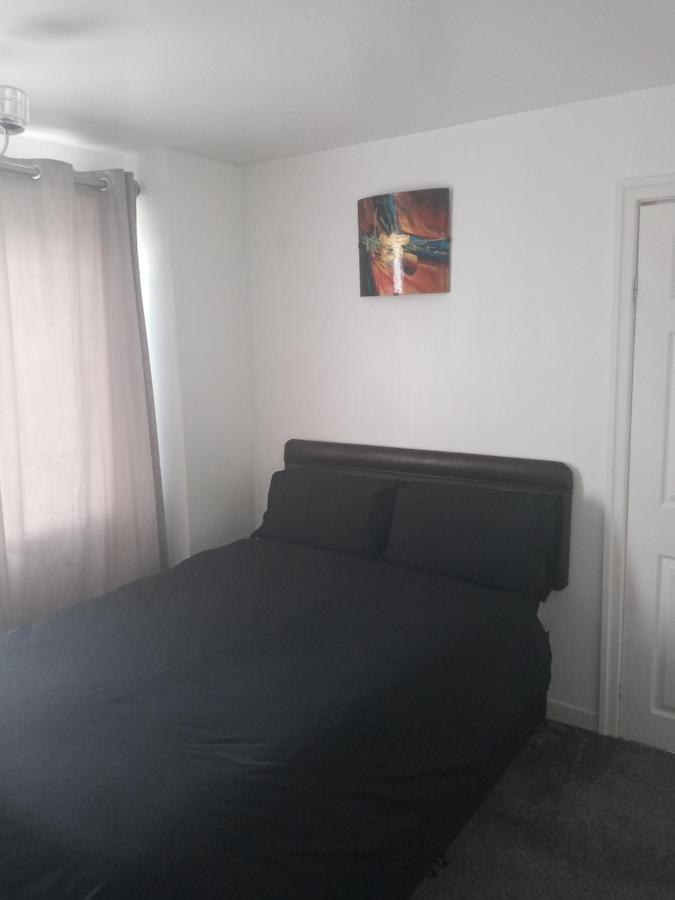 Summerhill, Wrexham - Key Worker Friendly Экстерьер фото