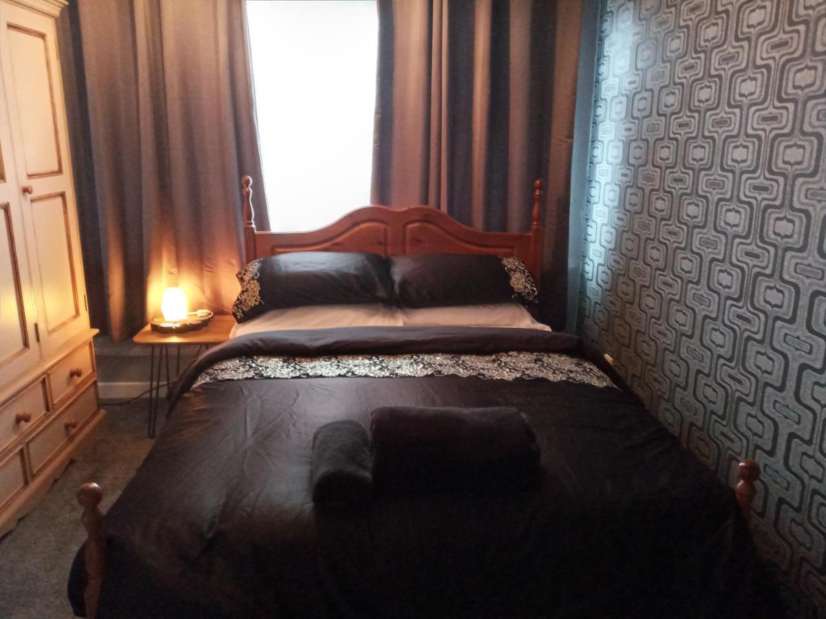 Summerhill, Wrexham - Key Worker Friendly Экстерьер фото