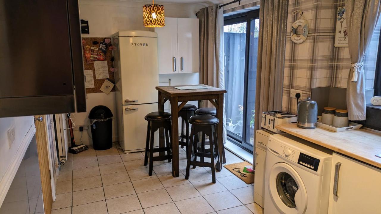 Summerhill, Wrexham - Key Worker Friendly Экстерьер фото