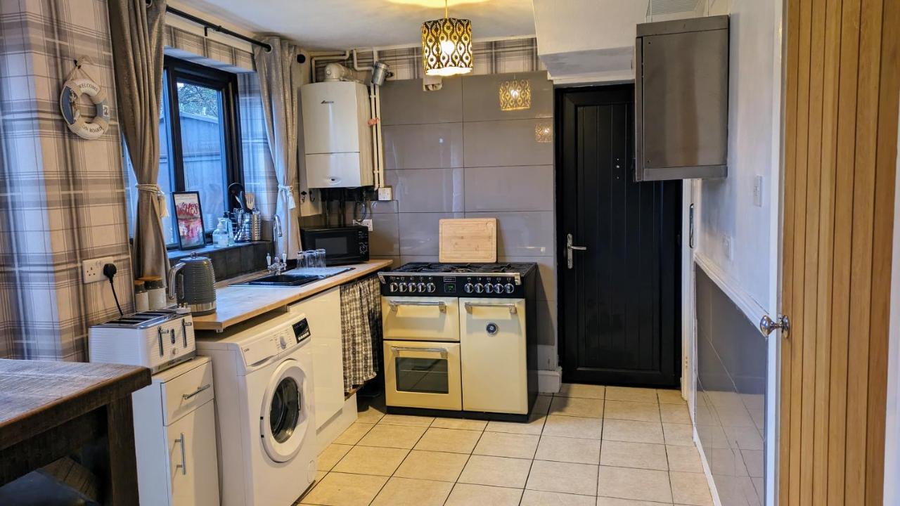 Summerhill, Wrexham - Key Worker Friendly Экстерьер фото